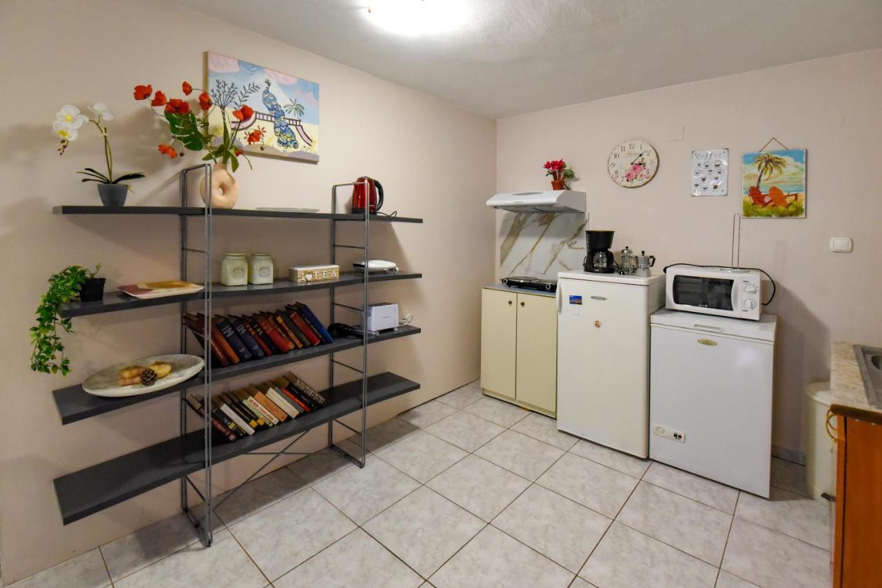 Anemos Old Town Apartment カヴァラ エクステリア 写真