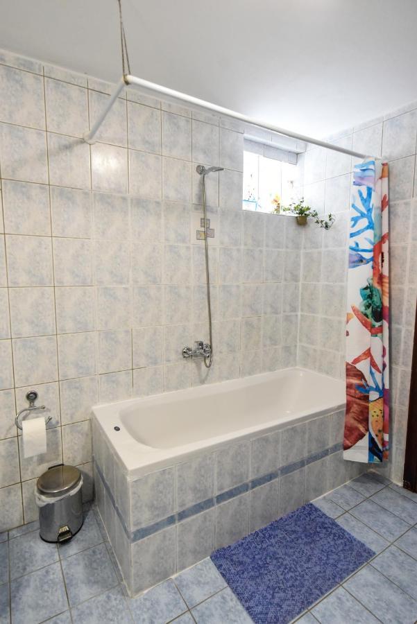 Anemos Old Town Apartment カヴァラ エクステリア 写真